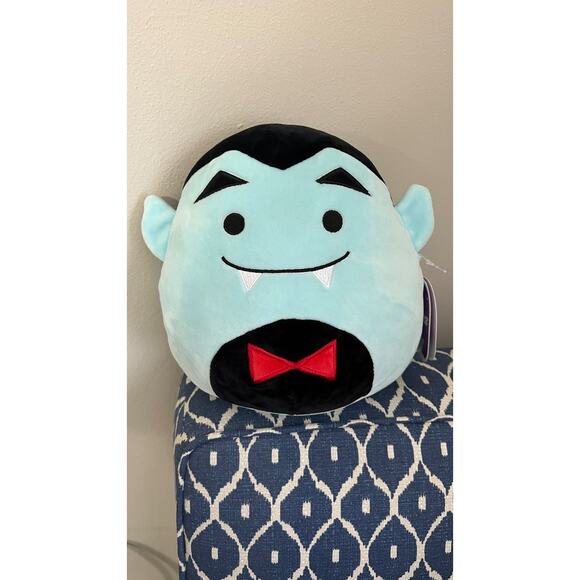NEW Drake the Vampire Squishmallow - Picture 1 of 1